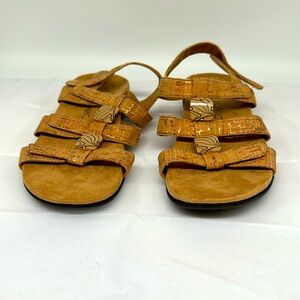 Vionic 8 sandals like new